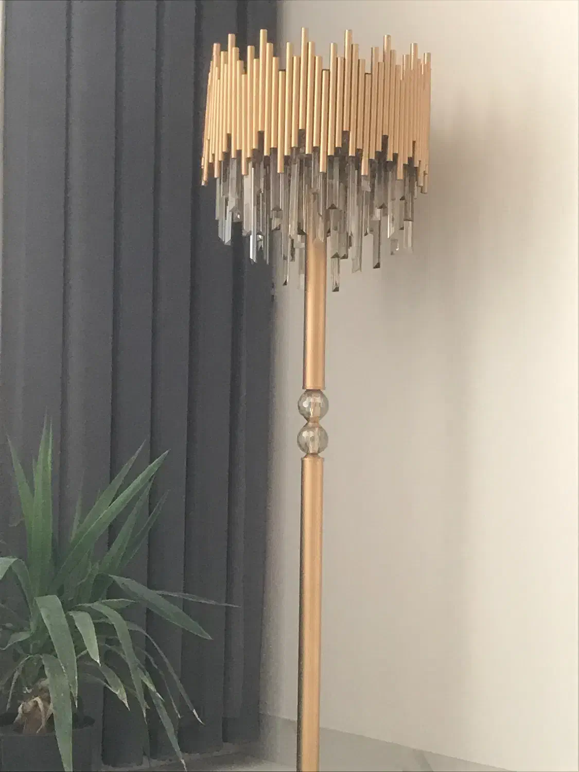 اباژور|چراغ خواب و آباژور|کاشان, دشت چال|دیوار