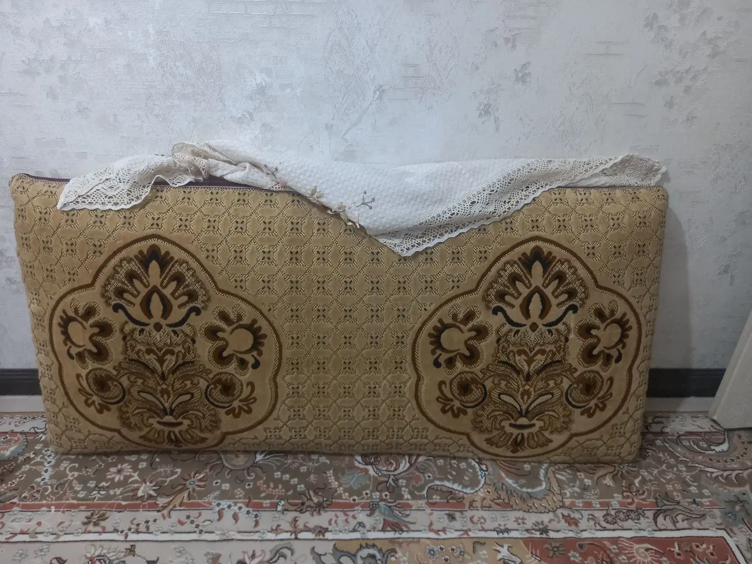 پشتی|پشتی|سمنان, |دیوار