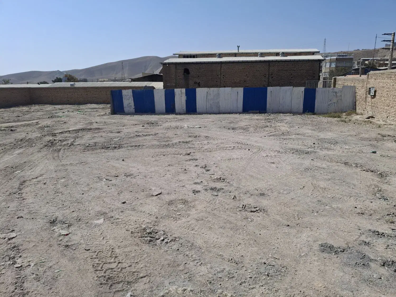 زمین چهار دیواری۱۷۰۰ متری سیاهسنگ خرمدشت گلایل ۴|اجارهٔ دفتر صنعتی، کشاورزی، تجاری|پردیس, سیاه سنگ|دیوار