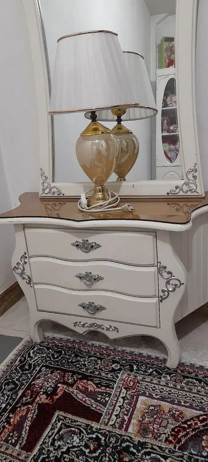 میز کنسول و شب خواب|بوفه، ویترین، کنسول|قرچک, قشلاق جیتو|دیوار