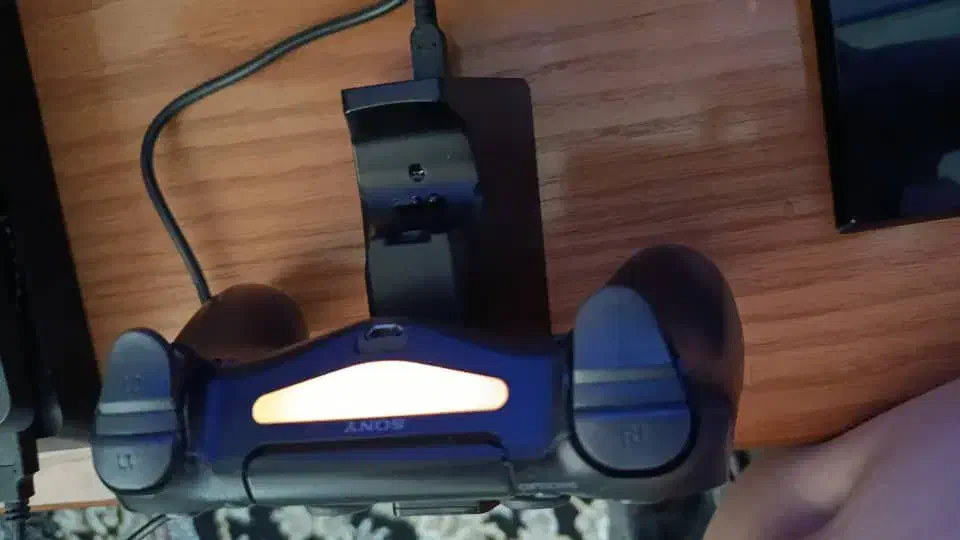 پایه شارژ ps4|کنسول، بازی ویدئویی و آنلاین|میانه, |دیوار