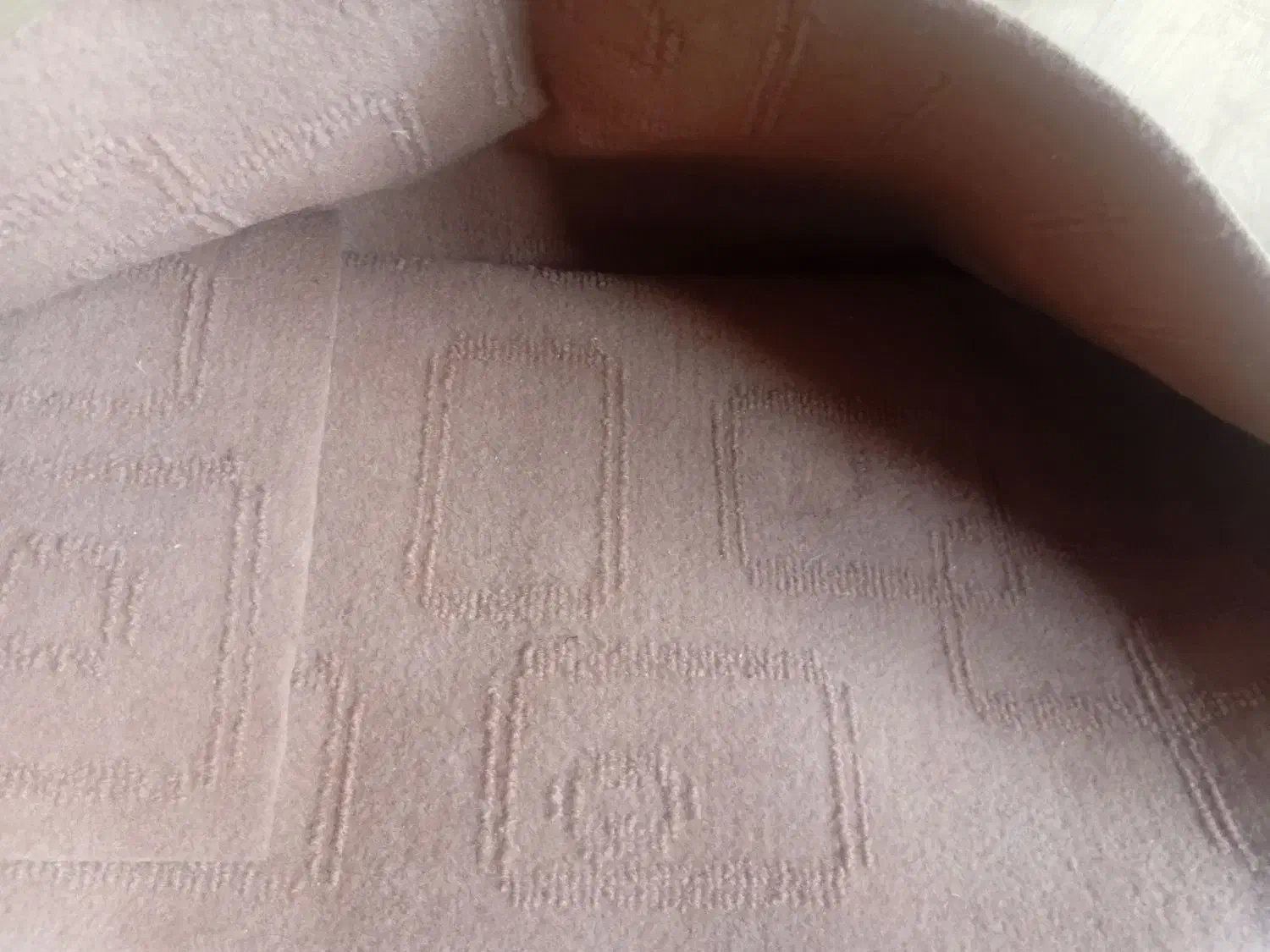 موکت کاملا سالم بدون پارگی ۲در۳متر|موکت|رشت, سعدی (تختی)|دیوار