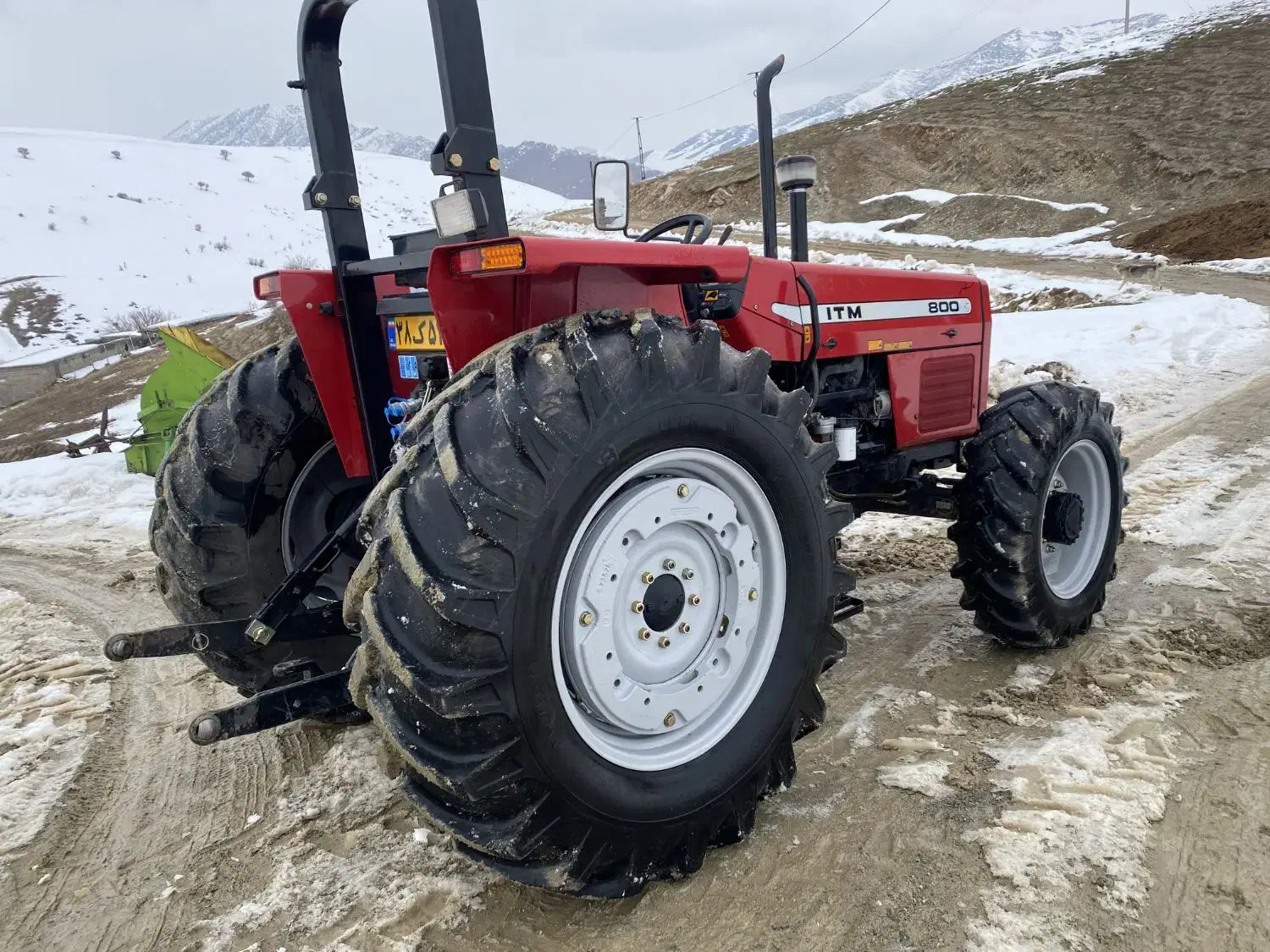 تراکتور ۸۰۰ در حد خشک|خودرو سنگین|سقز, |دیوار