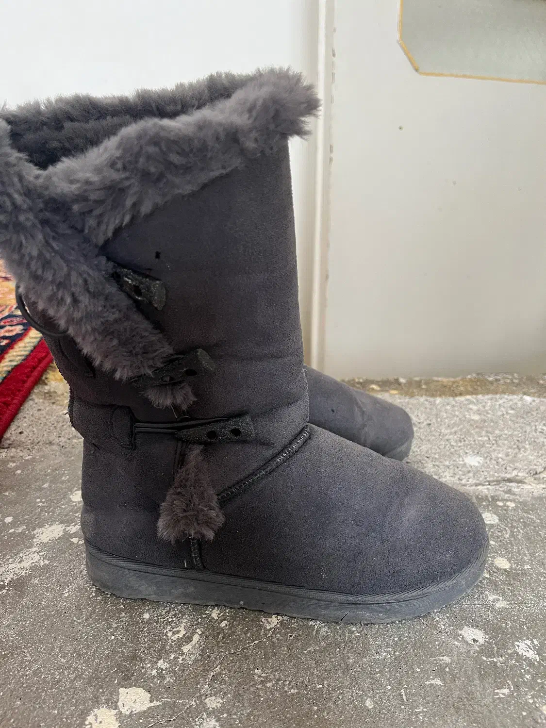 بوت|کیف، کفش، کمربند|بیرجند, |دیوار