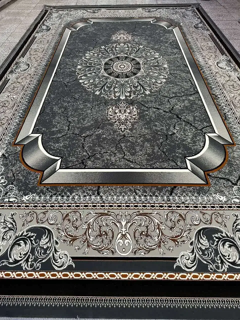 فرش 700 شانه نخ اکرلیک وزن 42 کیلو|فرش|زاهدان, |دیوار