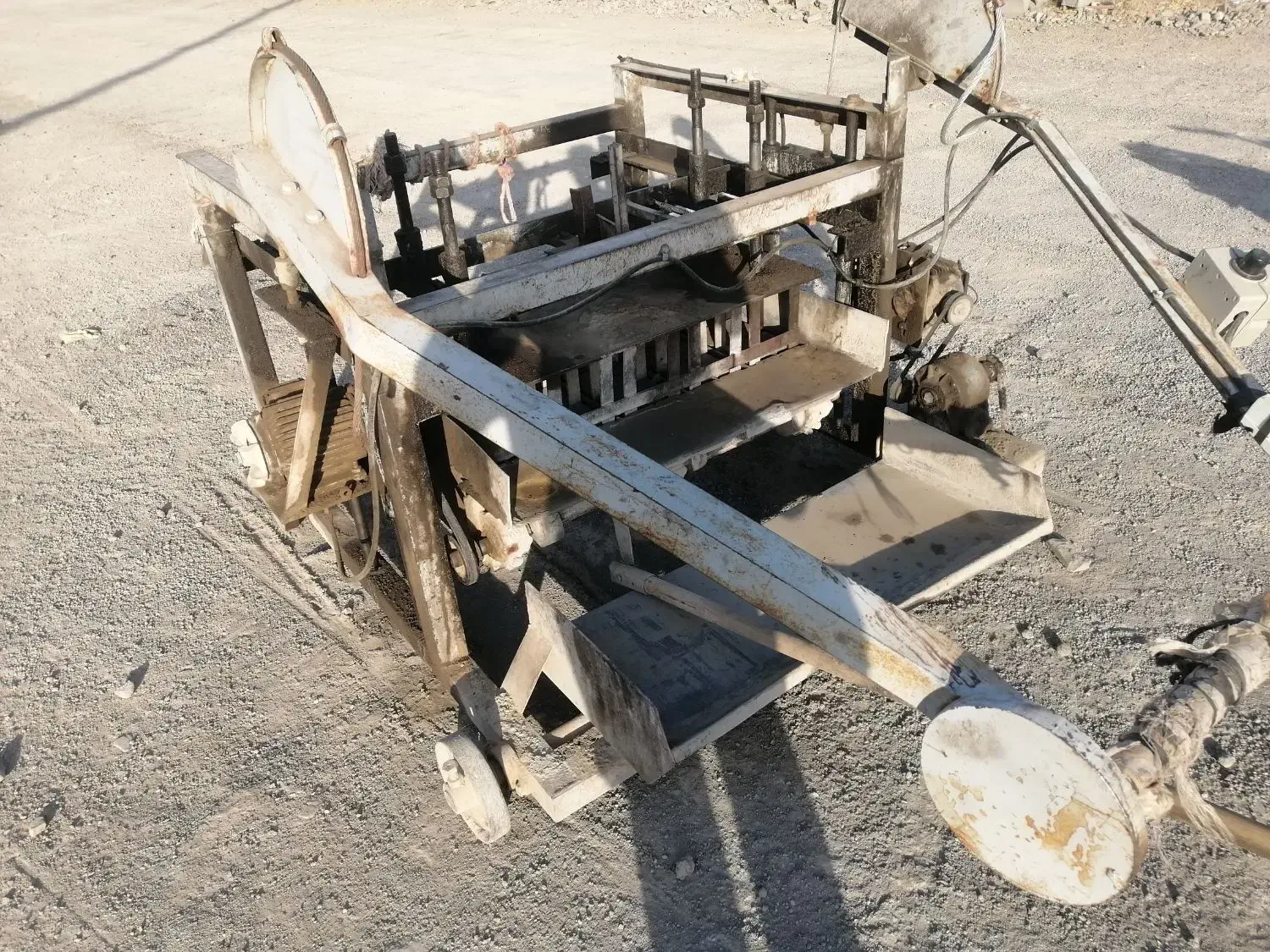 دو عدد دستگاه بلوکه زنی|ماشین‌آلات صنعتی|گلمکان, |دیوار