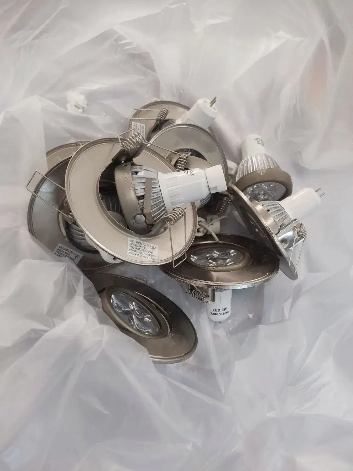 هالوژن طلایی|لامپ و چراغ|مشهد, چهارچشمه|دیوار