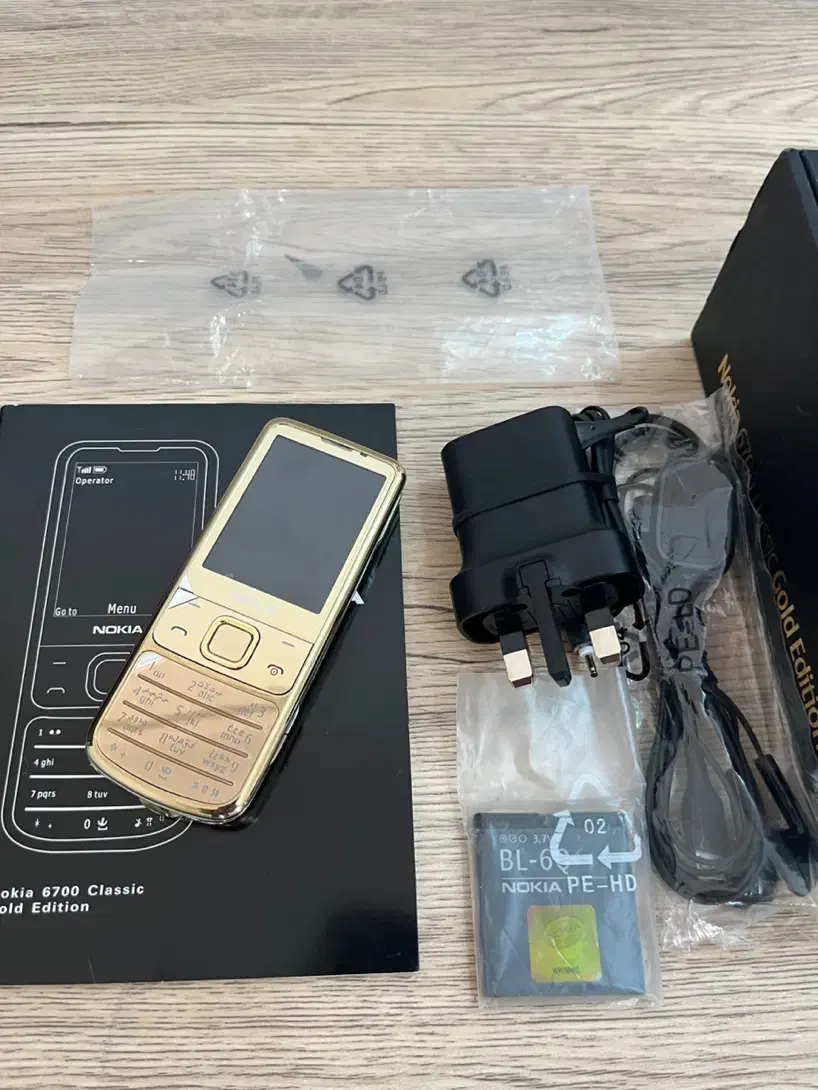 Nokia 6700 classic gold edition 2010 اکبند|موبایل|تهران, میدان ولیعصر|دیوار