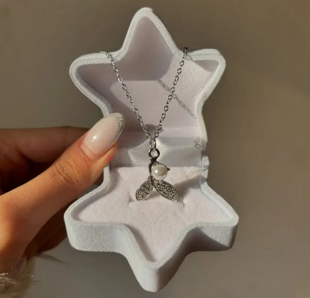 گردنبند|بدلیجات|بردسیر, |دیوار