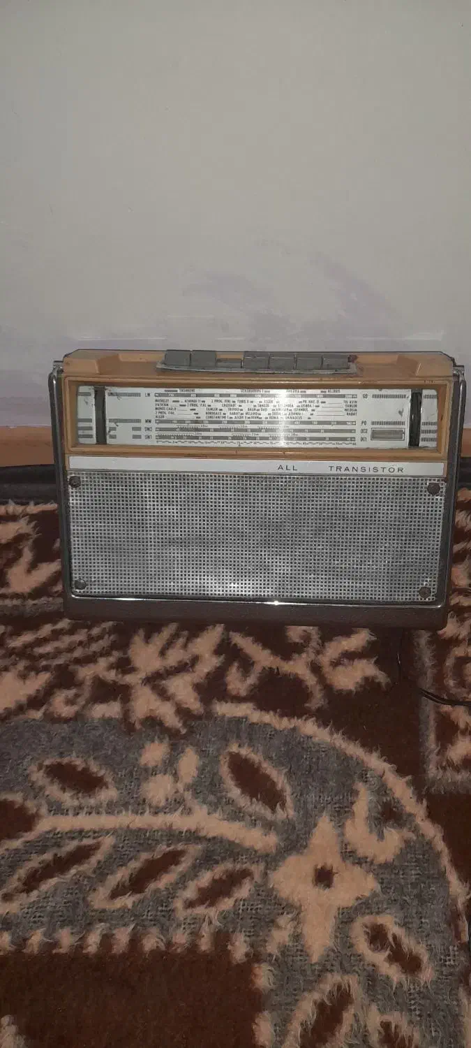 رادیوخیلی قدیمی|کلکسیون اشیاء عتیقه|بستان آباد, |دیوار