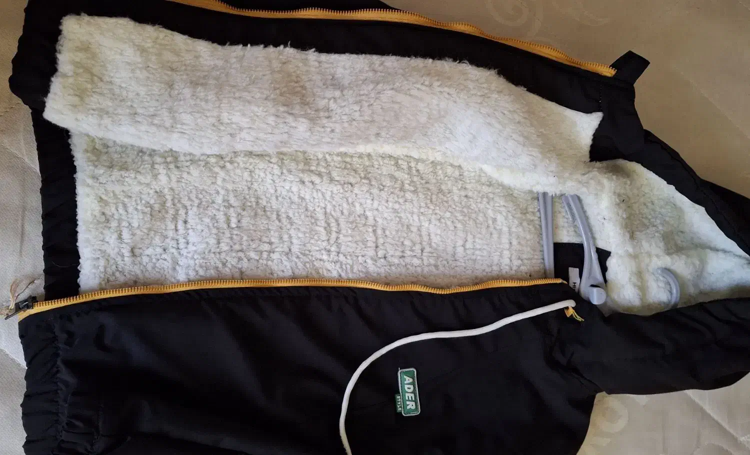 کاپشن کودک|کفش و لباس بچه|پرند, فاز ۶|دیوار