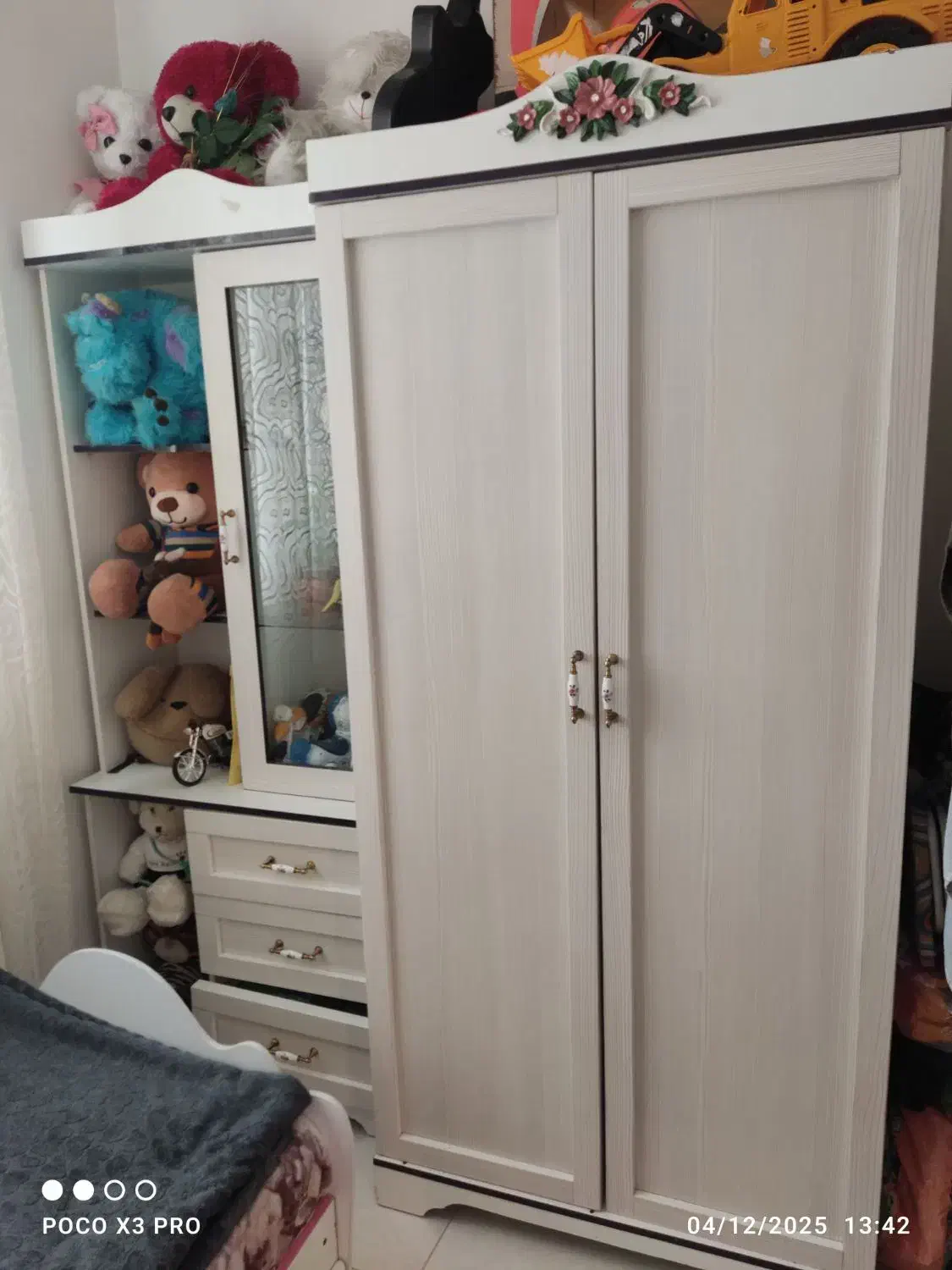 کمد و ویترین جادار|اسباب و اثاث بچه|قدس, شهرک فرزان|دیوار