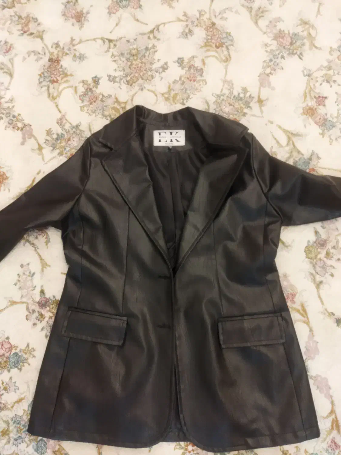 دو عدد کاپشن و کت چرم زنانه.|لباس|شهریار, اسد‌آباد|دیوار