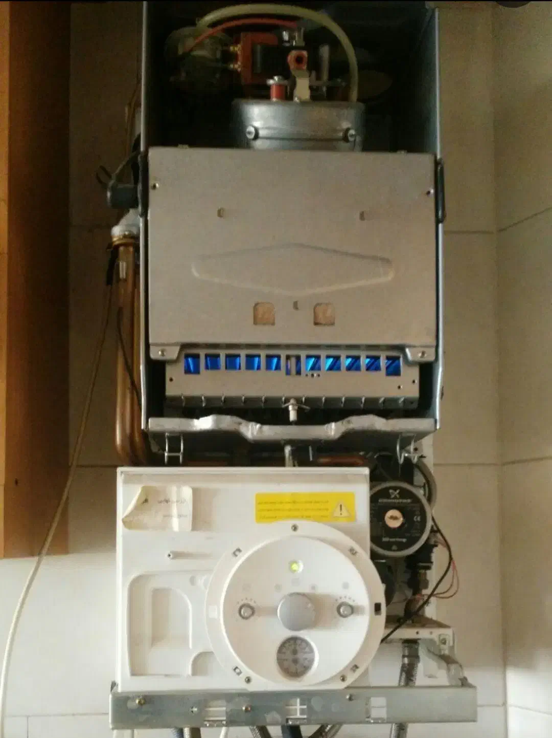 تعمیر کارتعمیرات و سرویس تخصصی پکیج . اسپیلت|خدمات پیشه و مهارت|شیراز, فضل‌آباد|دیوار