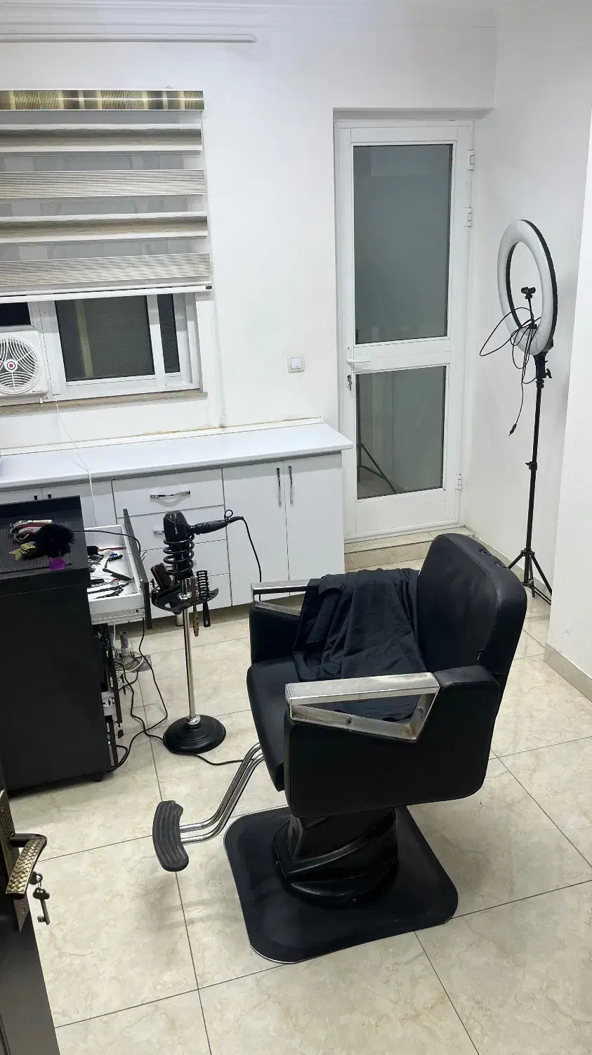 اجاره صندلی ارایشگاه مردانه|خدمات آرایشگری و زیبایی|رشت, صفاری|دیوار