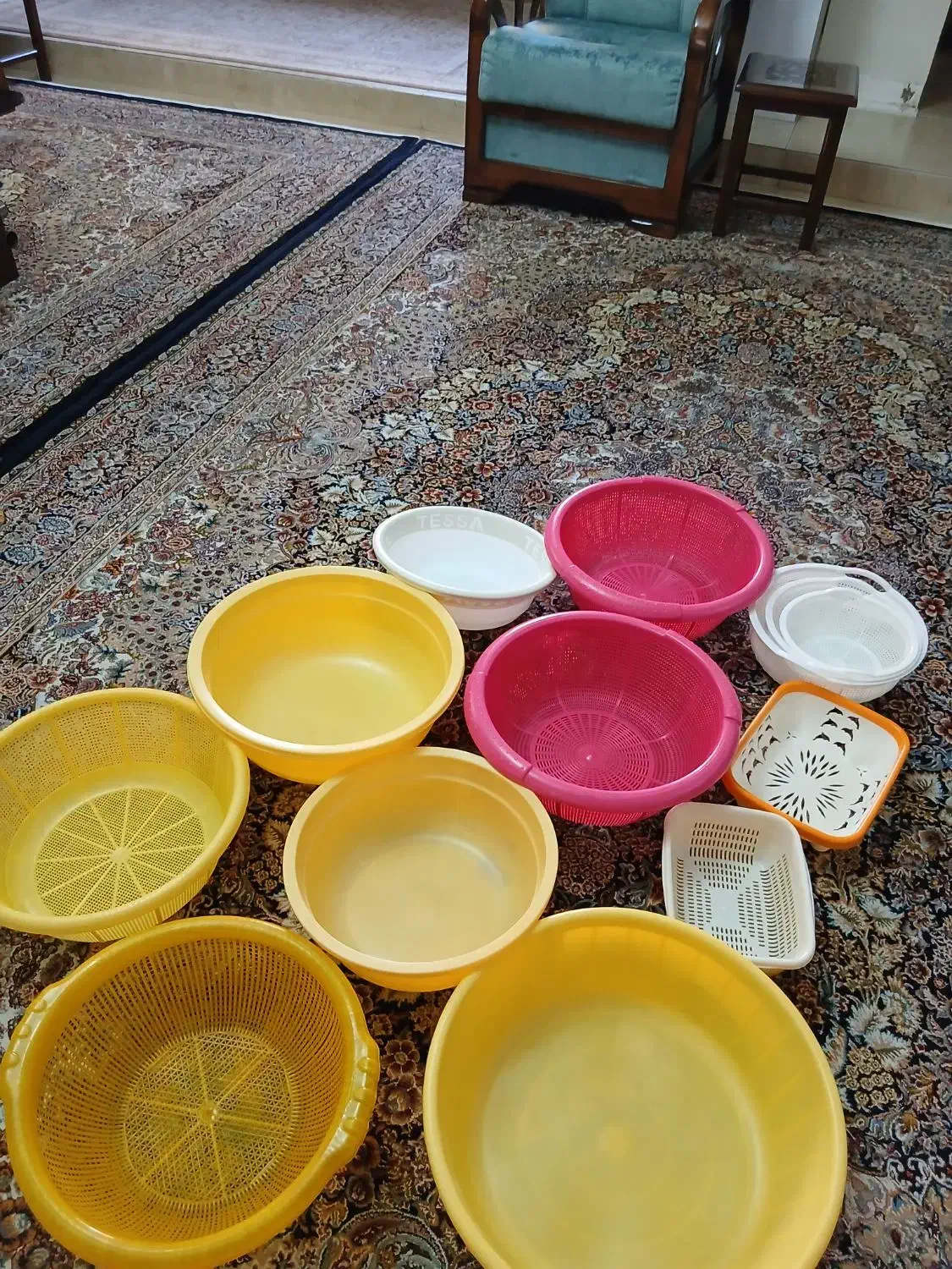 سبدو لگنها سالم وتمیز|ظروف نگهدارنده، پلاستیکی، یکبارمصرف|شهریار, شهرک وائین|دیوار