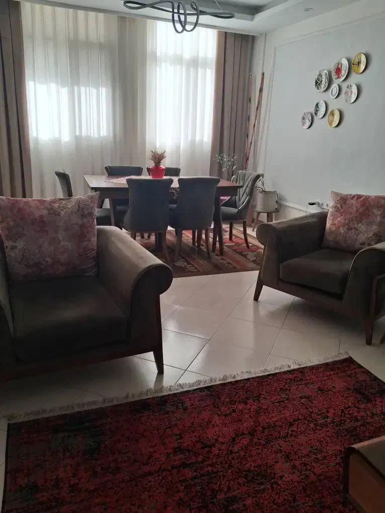 مبل ۷ نفره و میز ناهارخوری|مبلمان خانگی و میز عسلی|تهران, فلسطین (میدان انقلاب)|دیوار