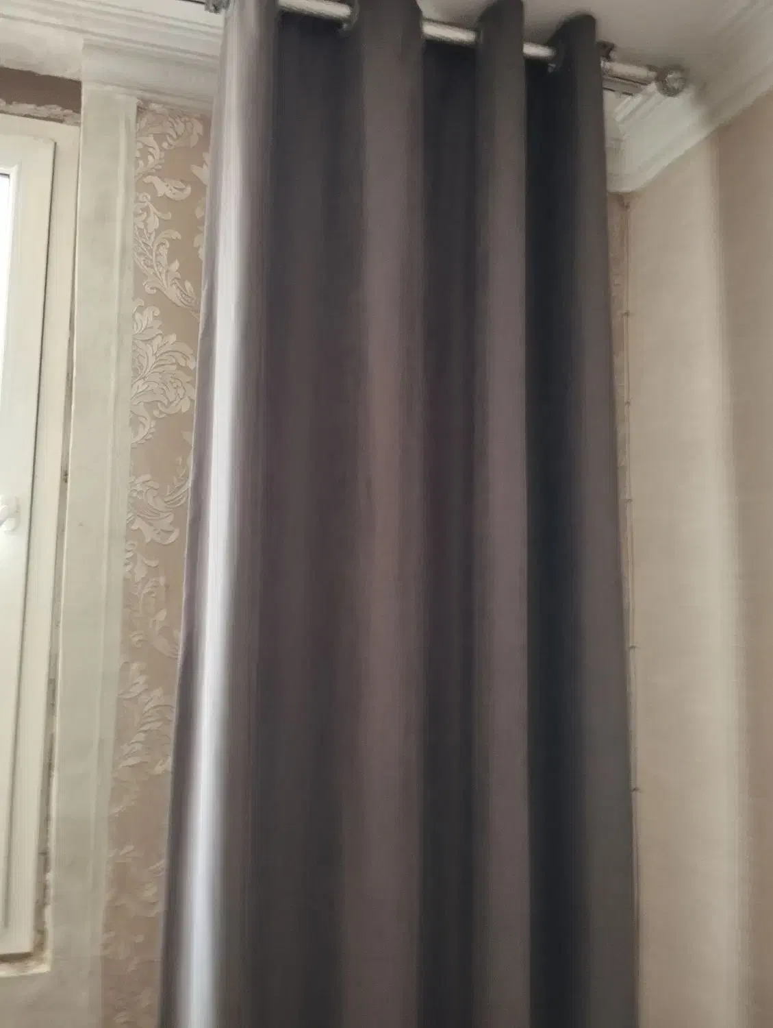 والان پرده طوسی رنگ|پرده، رانر، رومیزی|کرج, گلشهر|دیوار