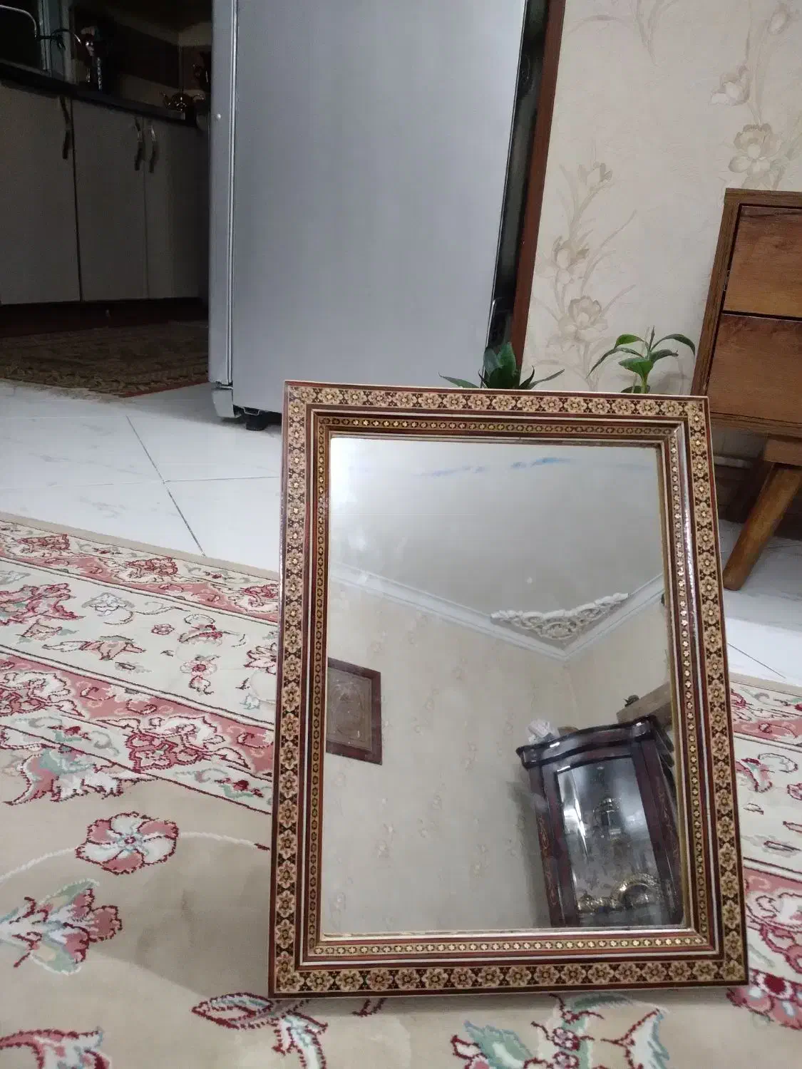 آینه منبت|آینه|مشهد, هفت تیر (نه دره)|دیوار