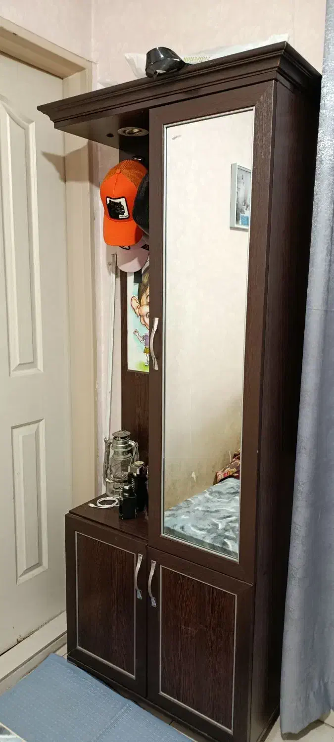 جاکفشی کمد دار|جاکفشی، کمد، دراور|تهران, تسلیحات|دیوار