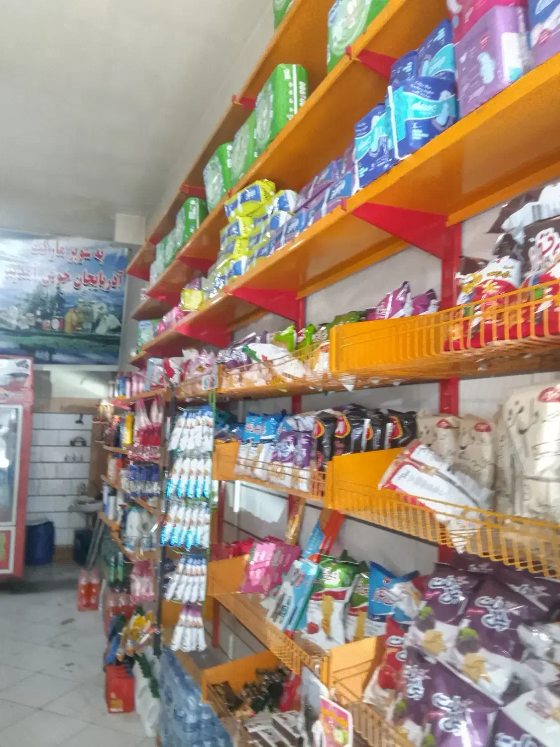 قفسه مغازه  تقریباً 40متر مربع به فروشی می‌رسد|فروشگاه و مغازه|پارس‌آباد, |دیوار