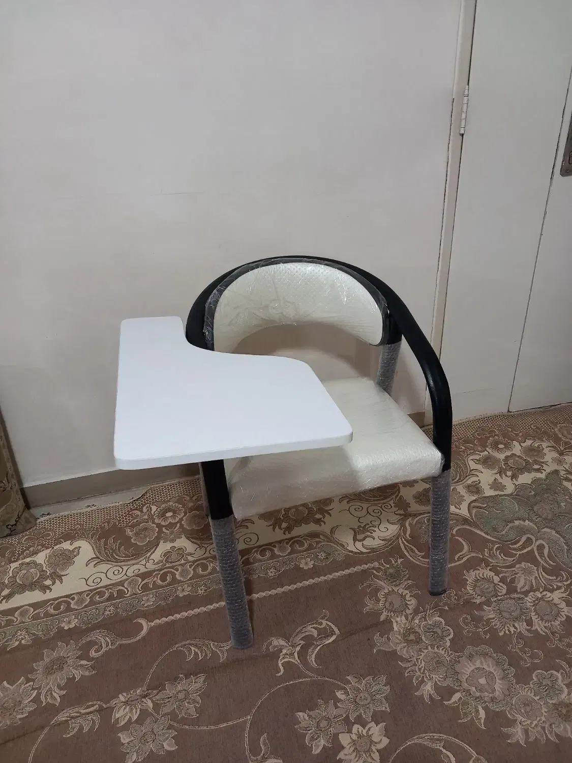 صندلی دانشجویی وصندلی غذای کودک|اسباب و اثاث بچه|محمدشهر, جعفرآباد|دیوار