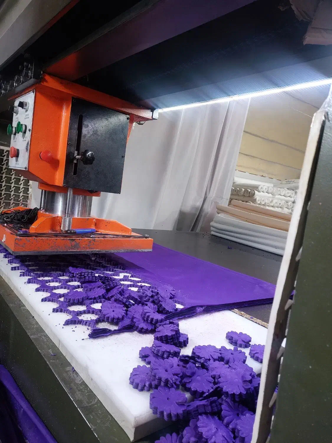 اپراتور برش دستگاه پرس هیدرولیک|استخدام صنعتی، فنی، مهندسی|شهریار, شهریار|دیوار