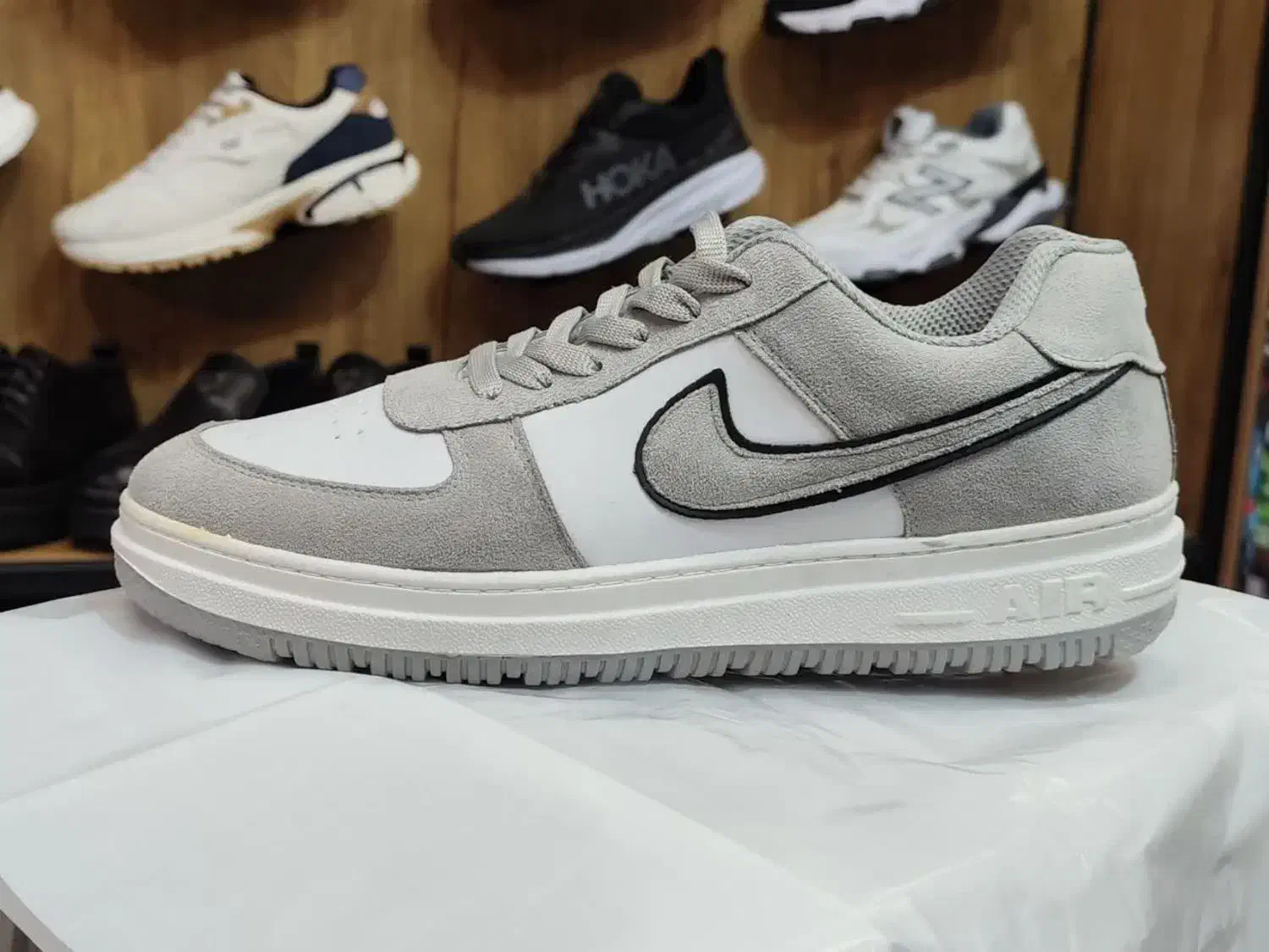 کفش بزرگ پا مخصوص خاص پسندان|کیف، کفش، کمربند|کاشان, بهشتی|دیوار