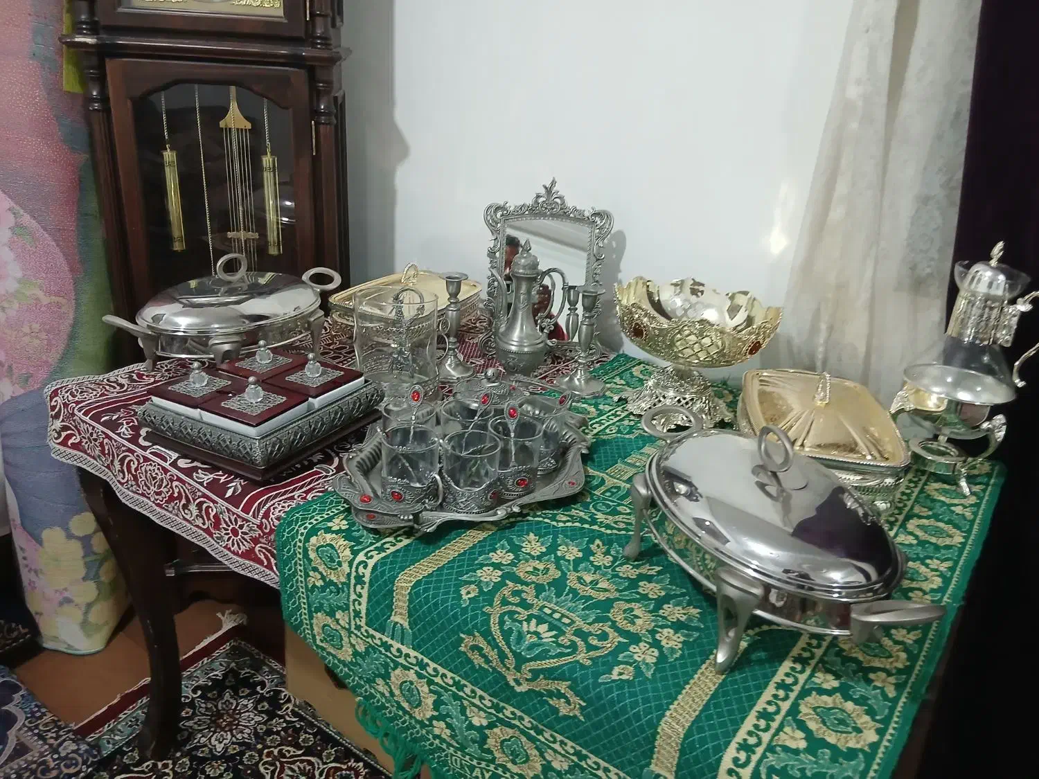 ظروف سیلورونقره اصل ویک عددساعت چوب گردوایتالیایی|ظروف سرو و پذیرایی|شادگان, |دیوار