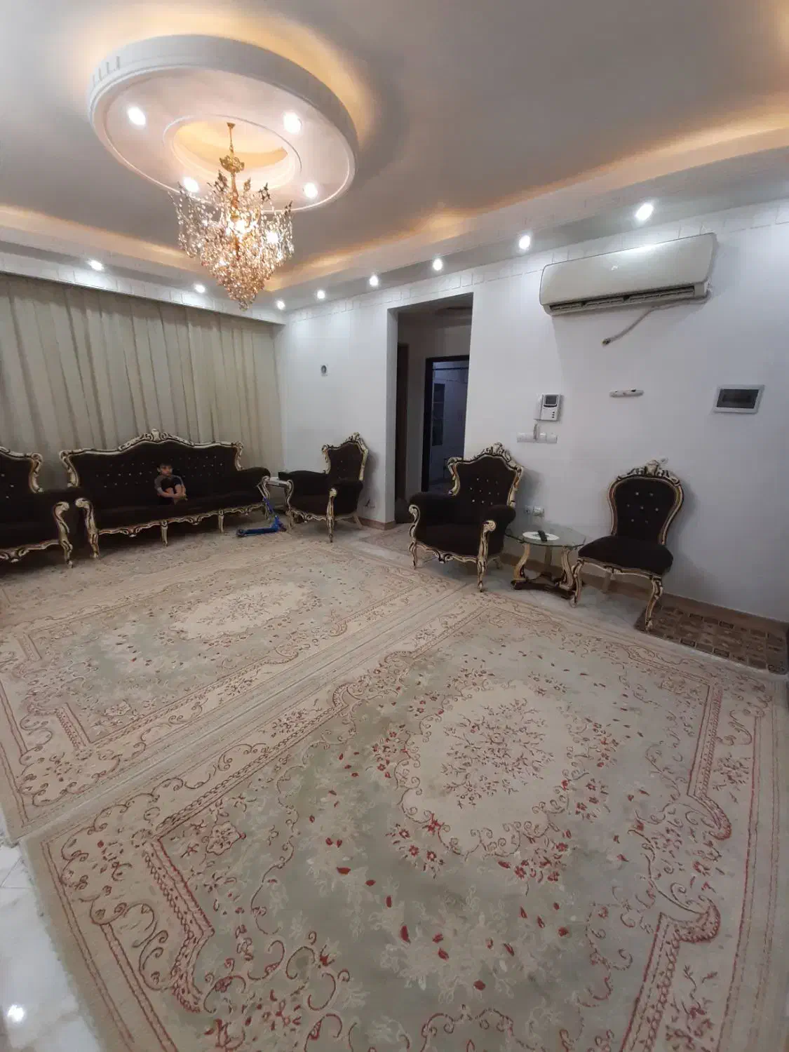 مبل ۹ نفره چوب راش|مبلمان خانگی و میز عسلی|قرچک, شهرک طلائیه|دیوار