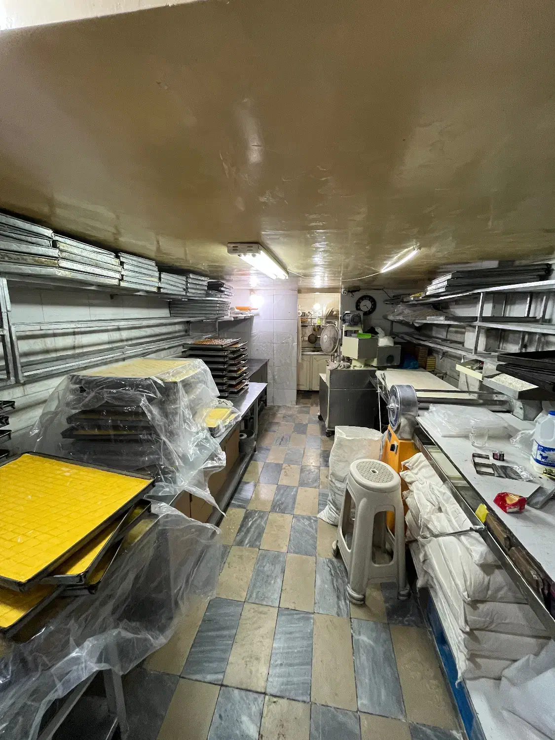 مغازه ۴۳ متری و ۲۰ متر بالکن|اجارهٔ مغازه و غرفه|ری, دولت‌آباد|دیوار