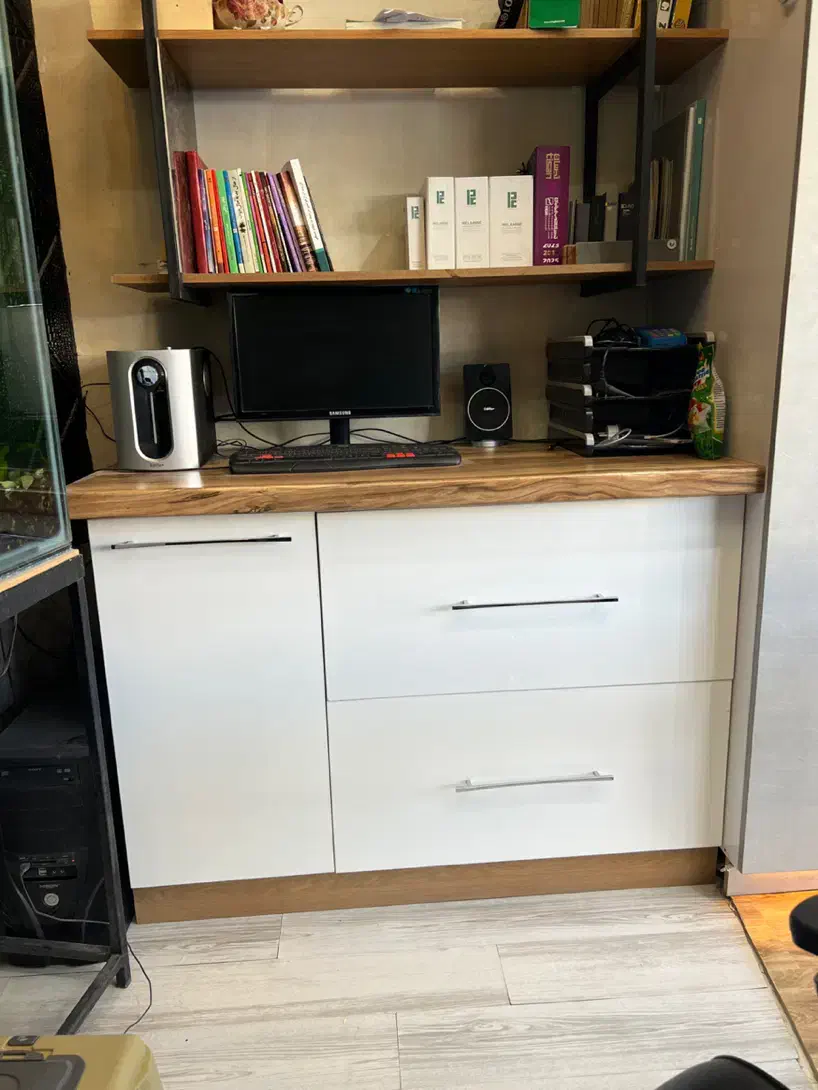 میز دراور|جاکفشی، کمد، دراور|صدرا-فارس, فاز ۱|دیوار