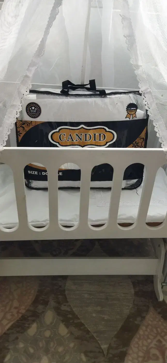 تخت کنارمادر گهواره ای|تخت و سرویس خواب|گلبهار, شهر جدید گلبهار|دیوار