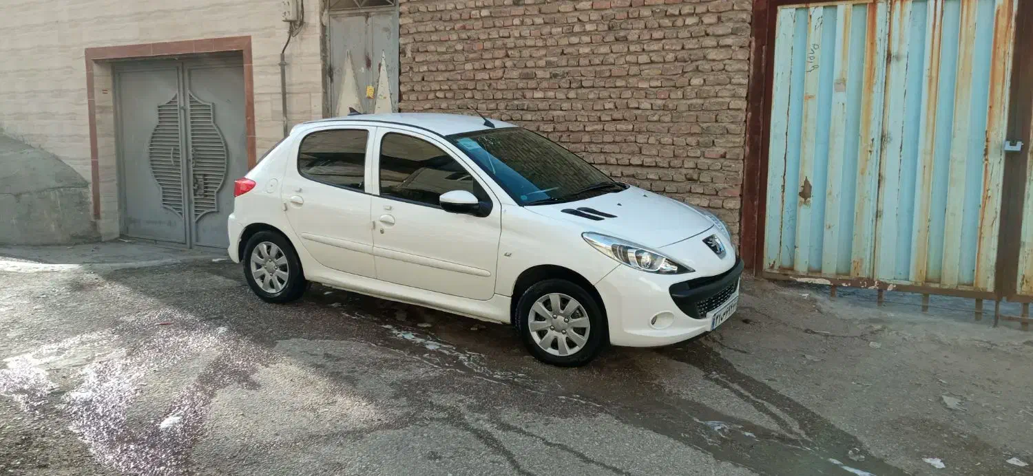 207تیو فایو|خودرو سواری و وانت|خرم‌آباد, |دیوار