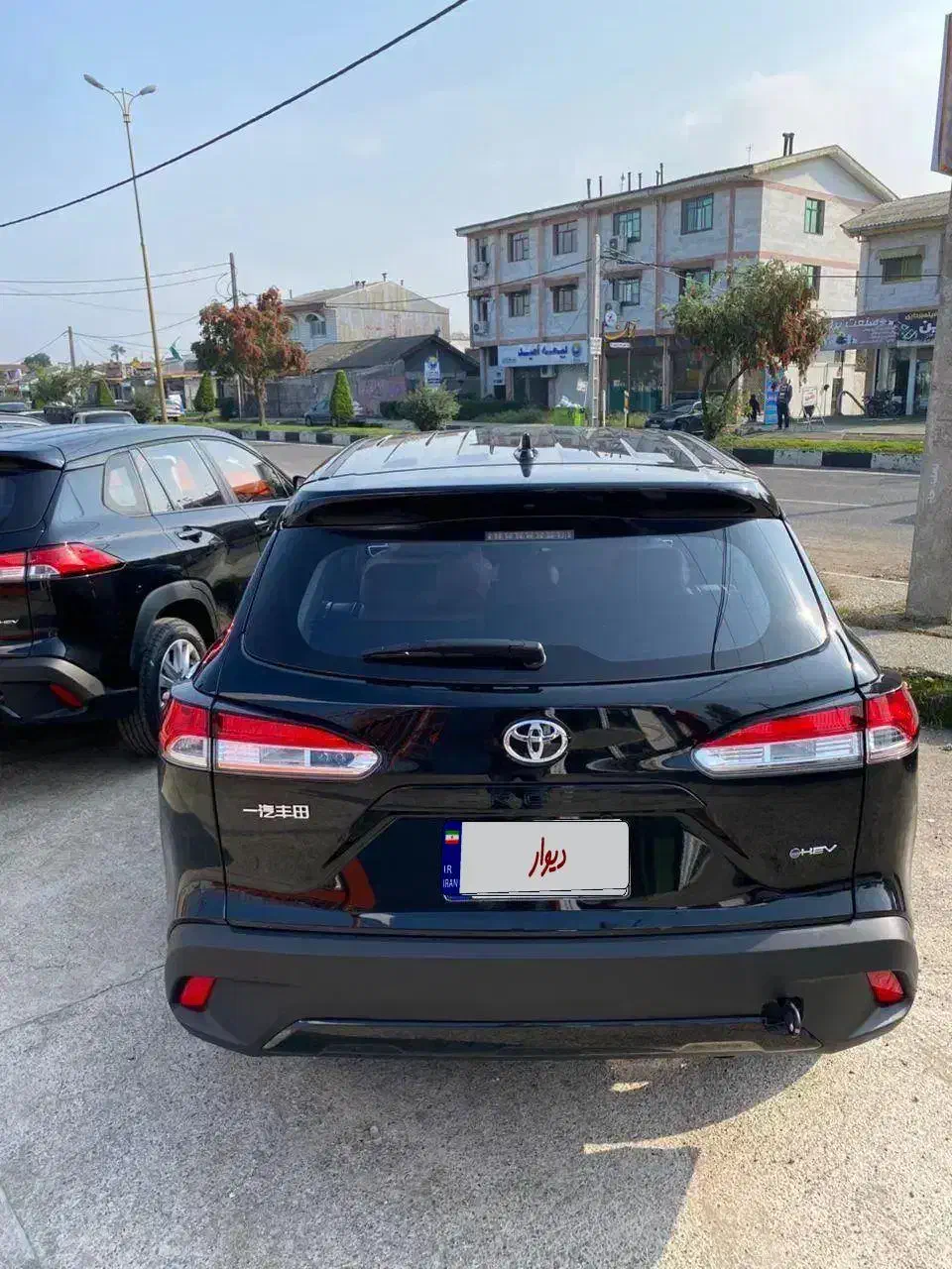 تویوتا کرولا کراس سفید و مشکی زیر قیمت بازار|خودرو سواری و وانت|رشت, گلسار|دیوار