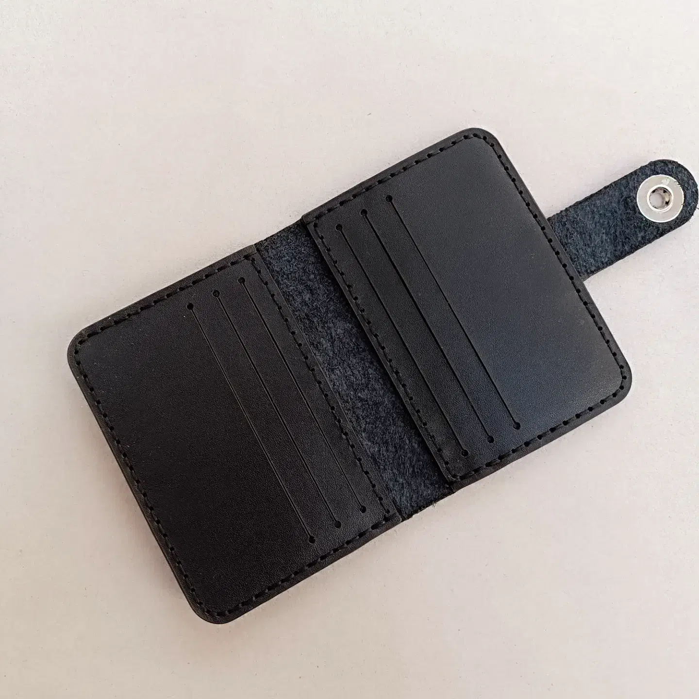 جاکارتی چرم طبیعی|کیف، کفش، کمربند|میانه, |دیوار