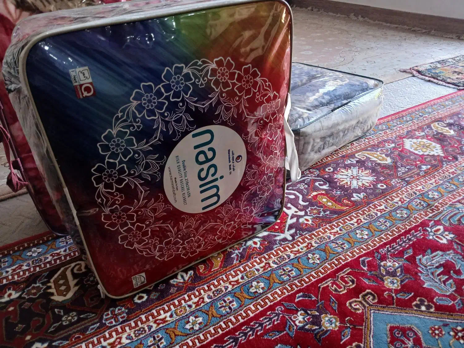 پتو دونفر|رختخواب، بالش، پتو|ایذه, |دیوار