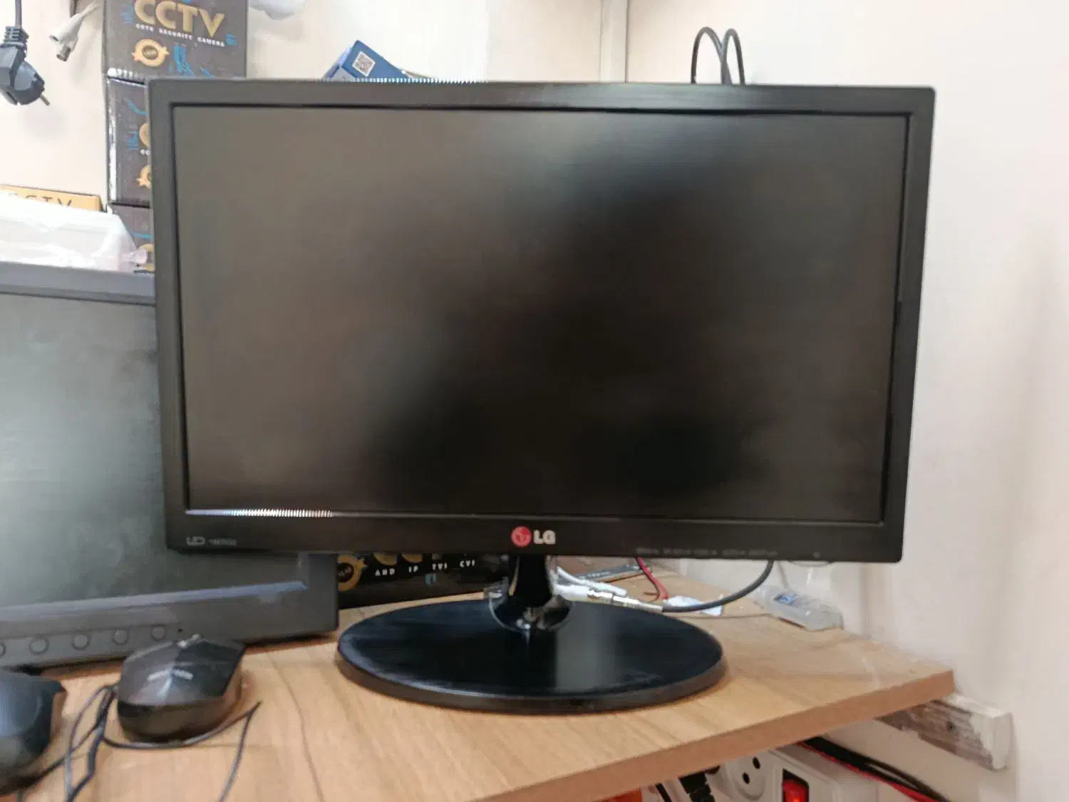 مانیتور LG 19 اینچ|قطعات و لوازم جانبی رایانه|تهران, شهرک شریعتی|دیوار