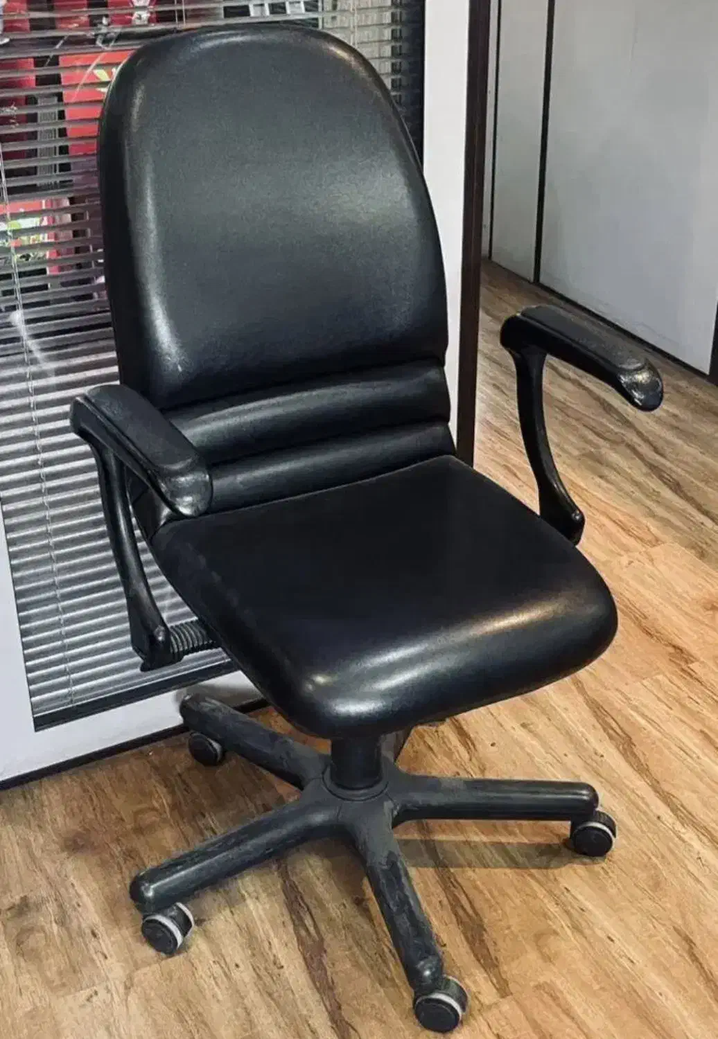 سه عدد صندلی نیلپر کاملا سالم|مبلمان اداری|تهران, شهرک یاس|دیوار