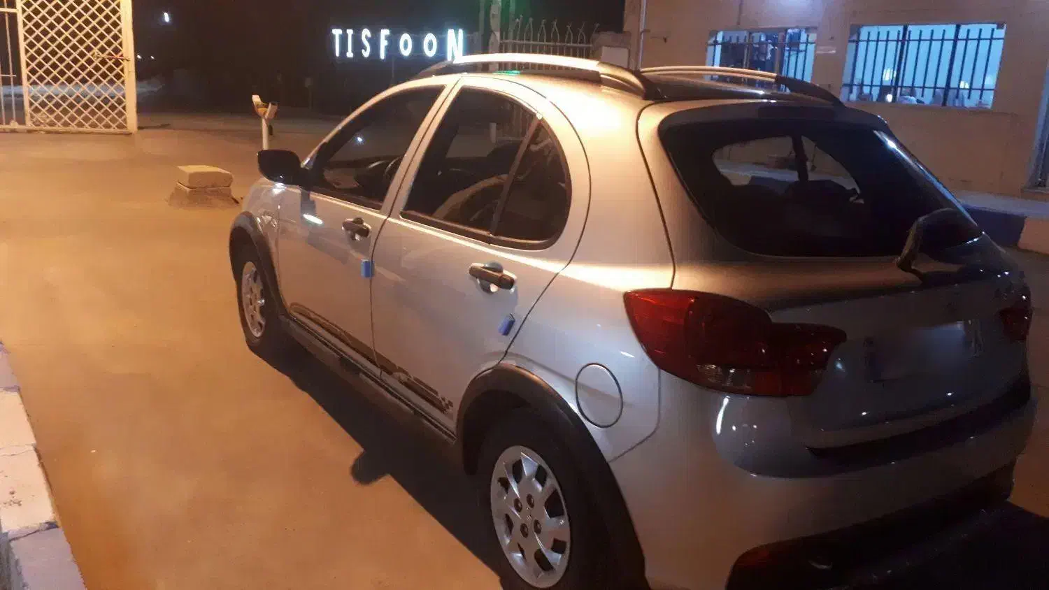 کوئیک نقره ای۱۴۰۲|خودرو سواری و وانت|چهارباغ, |دیوار