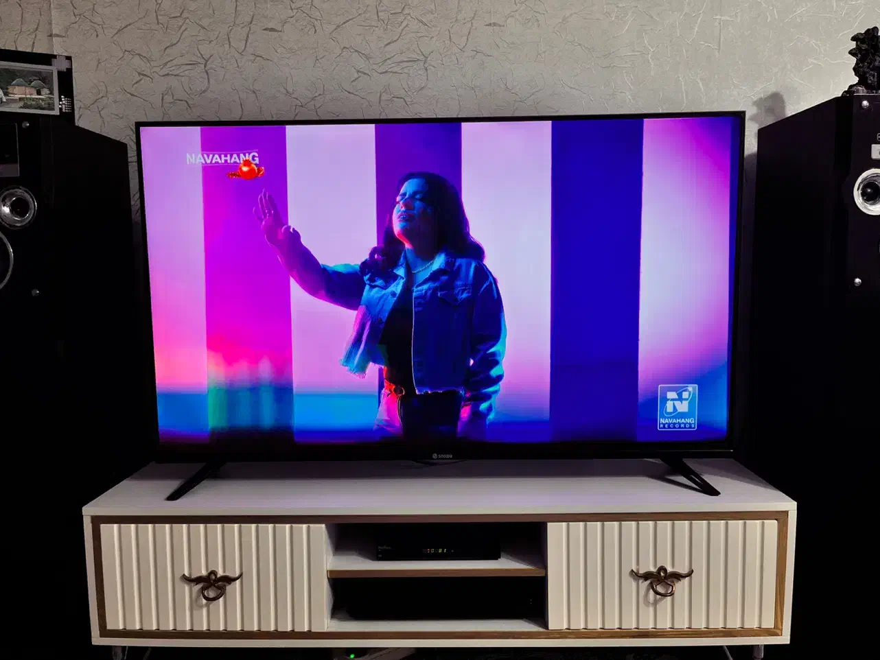 میزتیوی|میز تلویزیون|تاکستان, |دیوار