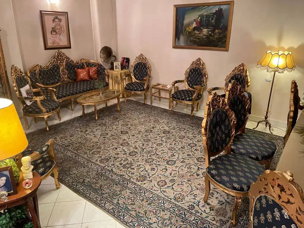 میز نهار خوری ۸ نفره با بوفه طلایی ۴ طبقه جادار،|مبلمان خانگی و میز عسلی|تهران, سید خندان (جلفا)|دیوار