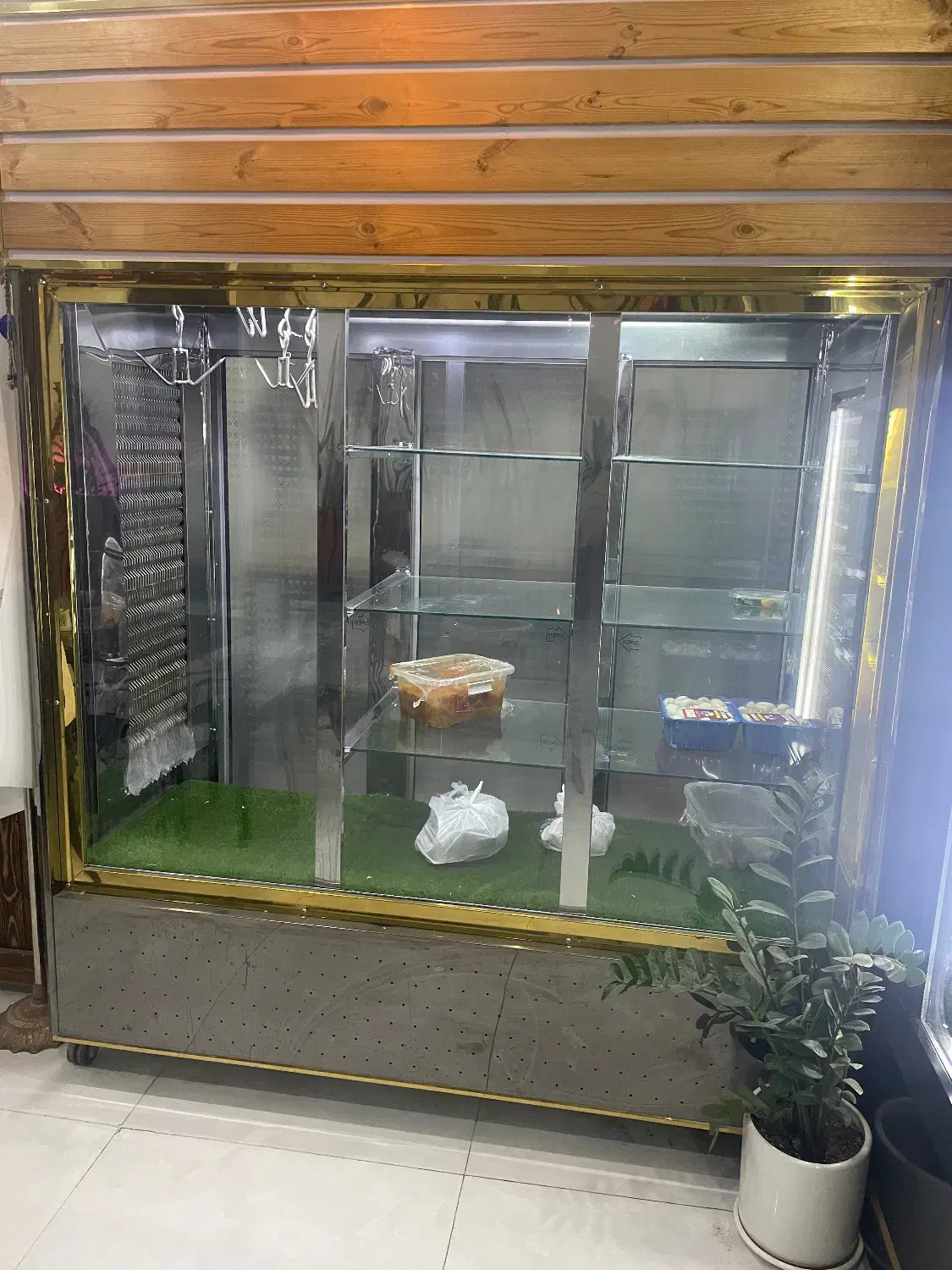 نیروی منقلکار|استخدام خدمات فروشگاه و رستوران|سیرجان, |دیوار