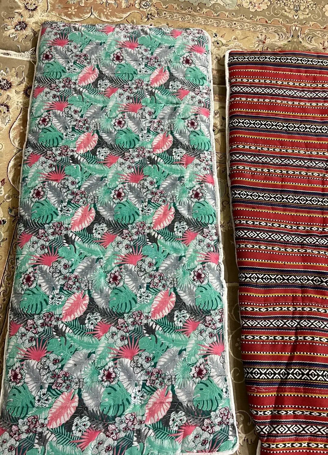 تشک میهمان|رختخواب، بالش، پتو|نیشابور, رنج آباد|دیوار