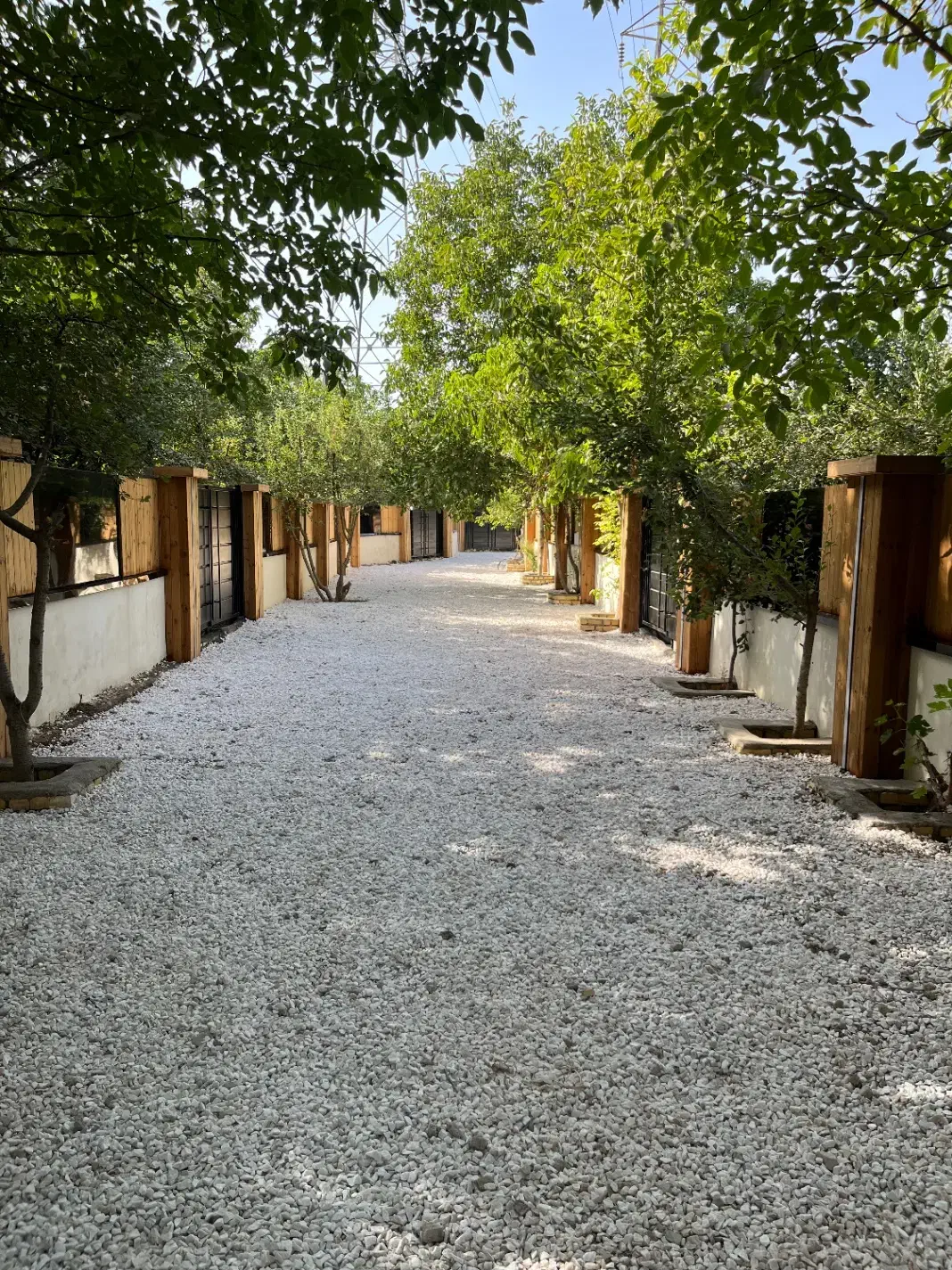 باغ۳۰۰مترو۴۵۰مترسندتک برگ چهارباغ فول|فروش خانه و ویلا|کرج, مهرویلا جنوبی|دیوار