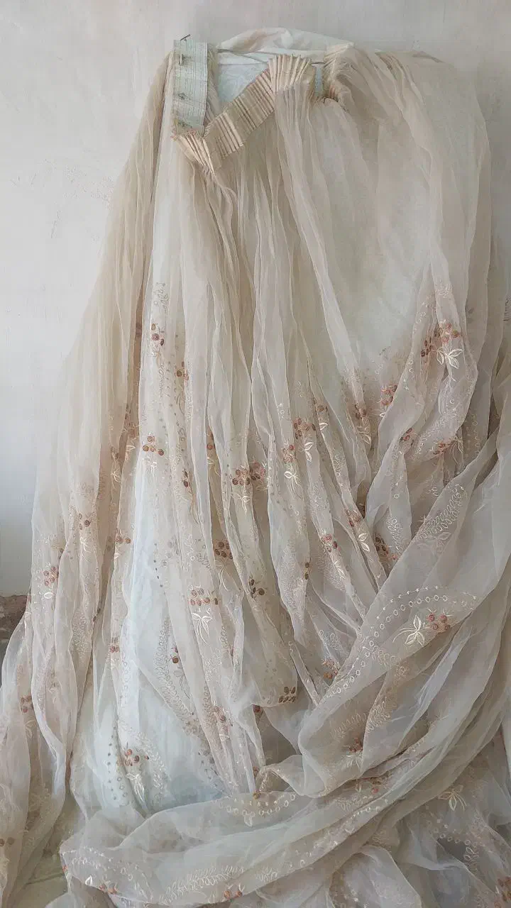 پرده|پرده، رانر، رومیزی|اهر, |دیوار