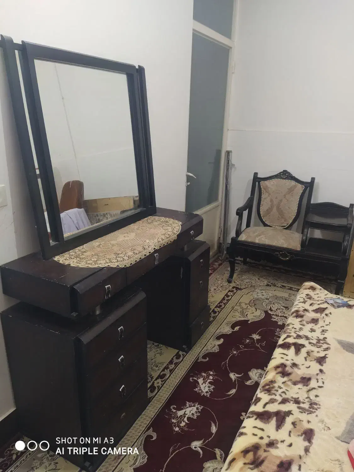 مبلمان و میز آرایش|مبلمان خانگی و میز عسلی|آران و بیدگل, |دیوار