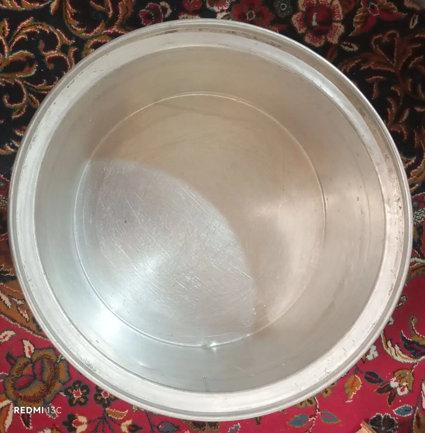 قابلمه آلومینیومی بزرگ|ظروف پخت‌وپز|بهارستان, |دیوار