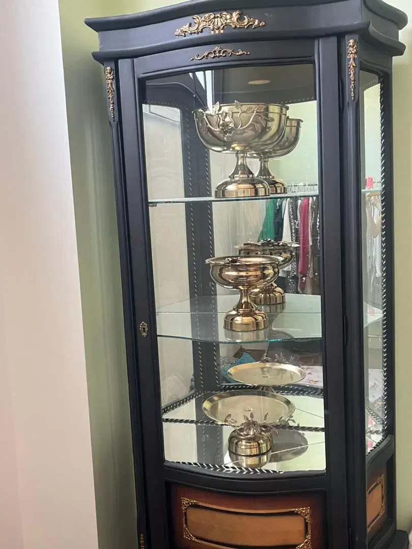 بوفه ی تمیز سالم جنسش چوب|بوفه، ویترین، کنسول|اهر, |دیوار