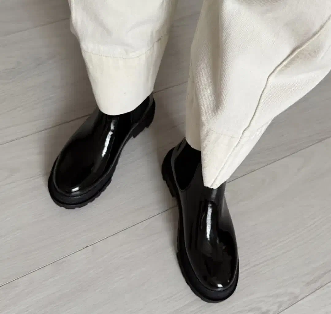 بوت زنانه براق سایز ۳۷|کیف، کفش، کمربند|ریز, |دیوار